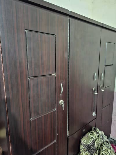 Bed and 3 door almari matress