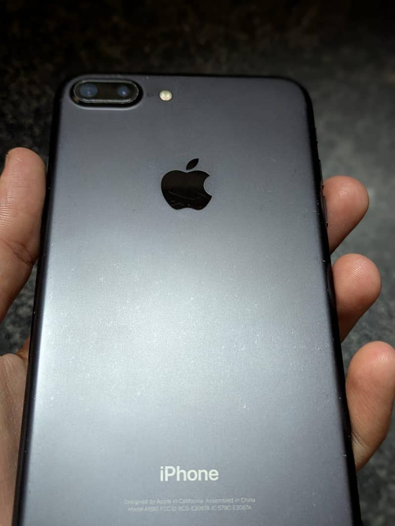 Apple iPhone 7 Plus 2