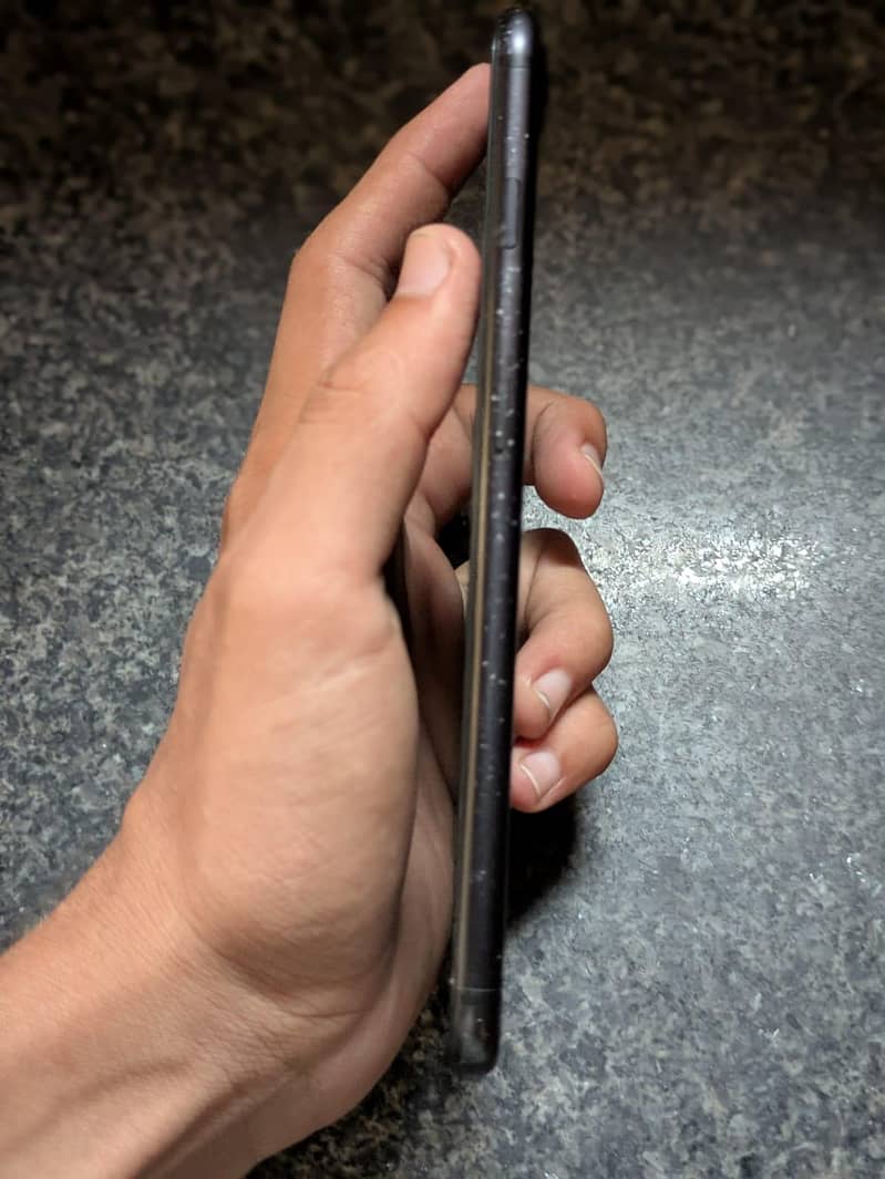 Apple iPhone 7 Plus 3