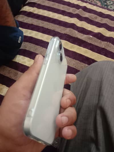 Apple iPhone 15
