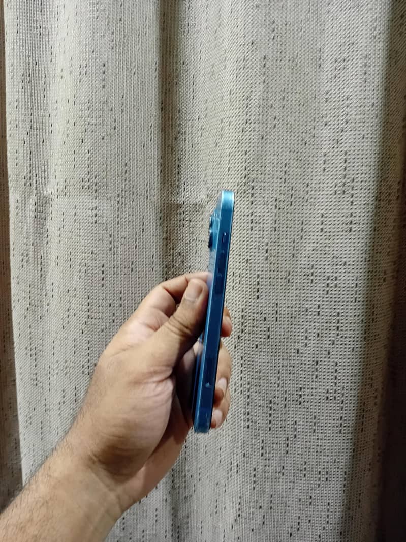Apple iPhone 13 1