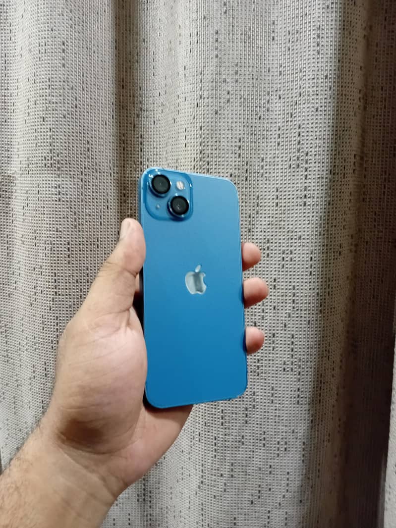 Apple iPhone 13 2