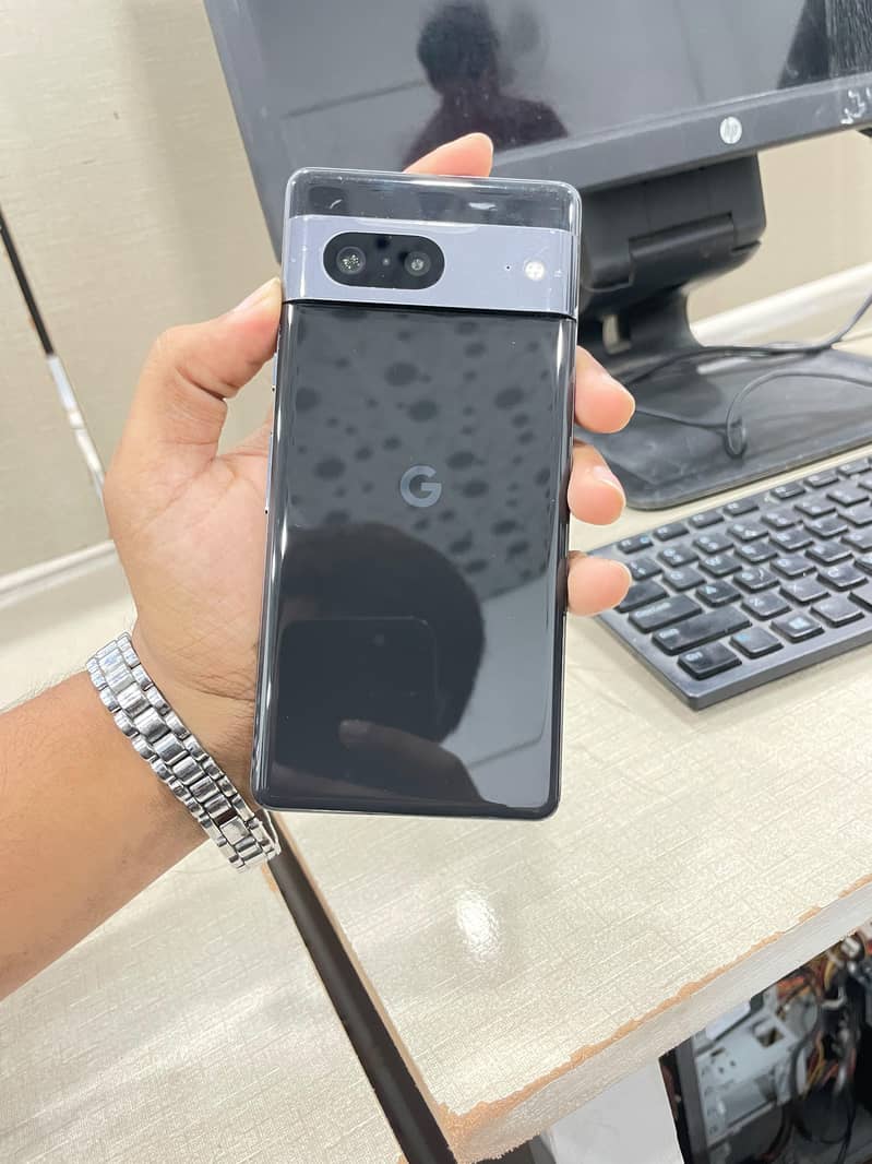 Google Pixel 7 4