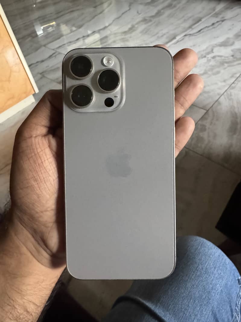 iPhone 15 Pro Max 0