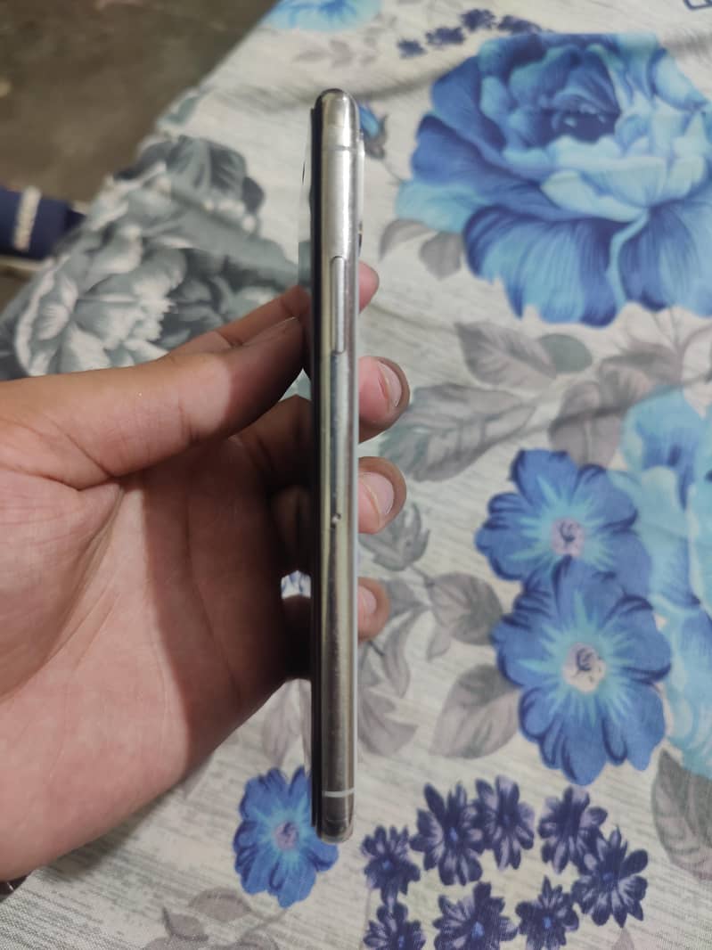 Apple iPhone X 1