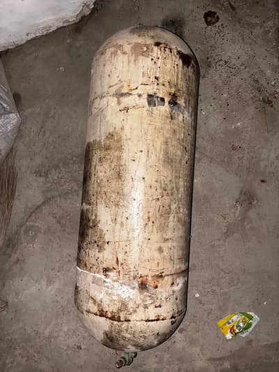 CNG CYLINDER FOR URGENT SALE