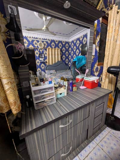 bed sett and dressing table good condition for sell