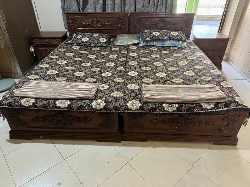 SOLID WOOD TWO SINGLE BEDS WITH TWO NIGHTSTANDS 6