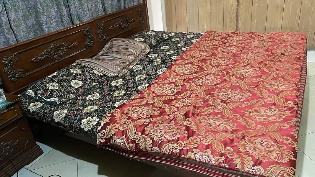 SOLID WOOD TWO SINGLE BEDS WITH TWO NIGHTSTANDS 7