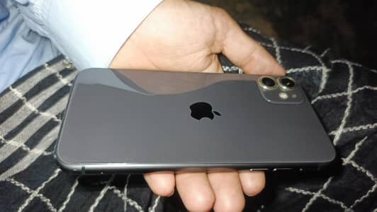 Apple iPhone 11. icloud locked. 64GB