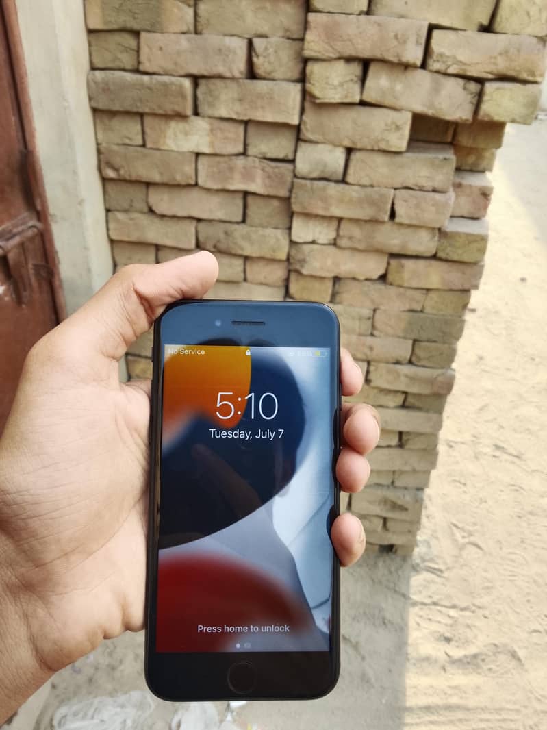 Apple iPhone 7 3