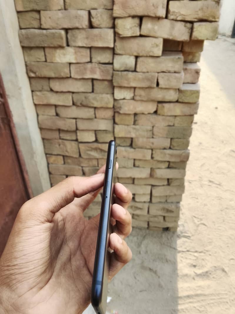Apple iPhone 7 5