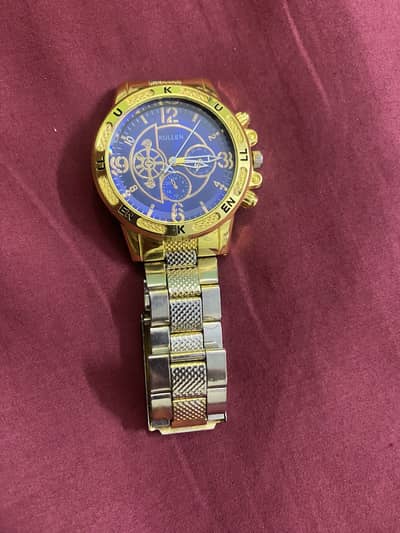 Man stylish fashion watch