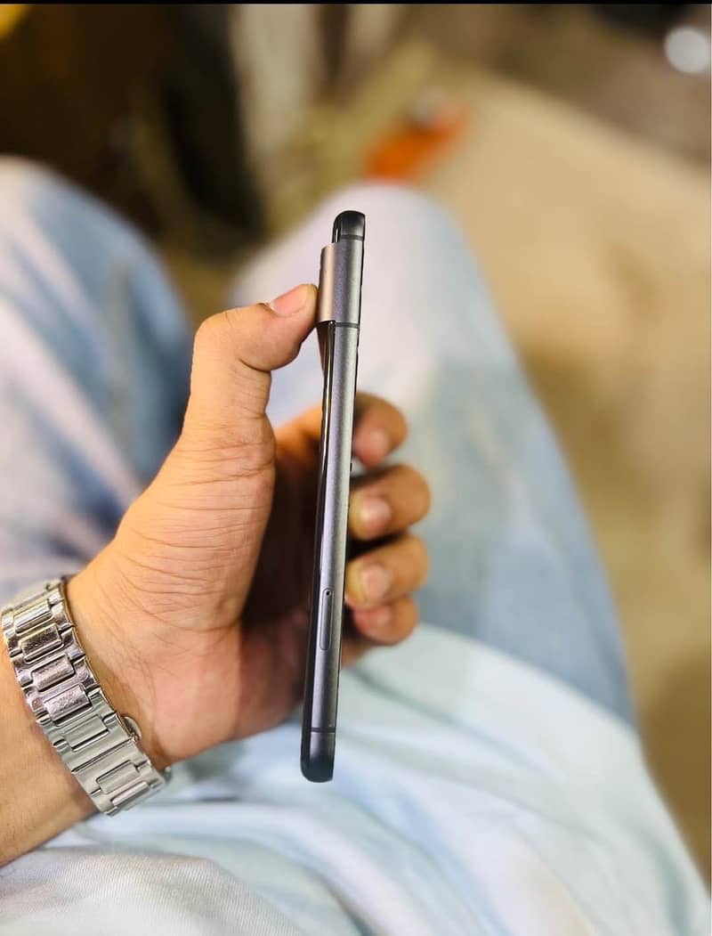 Google Pixel 8 4