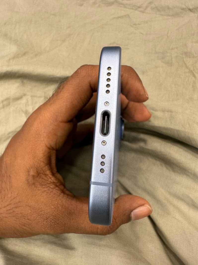 Apple iPhone 17 4
