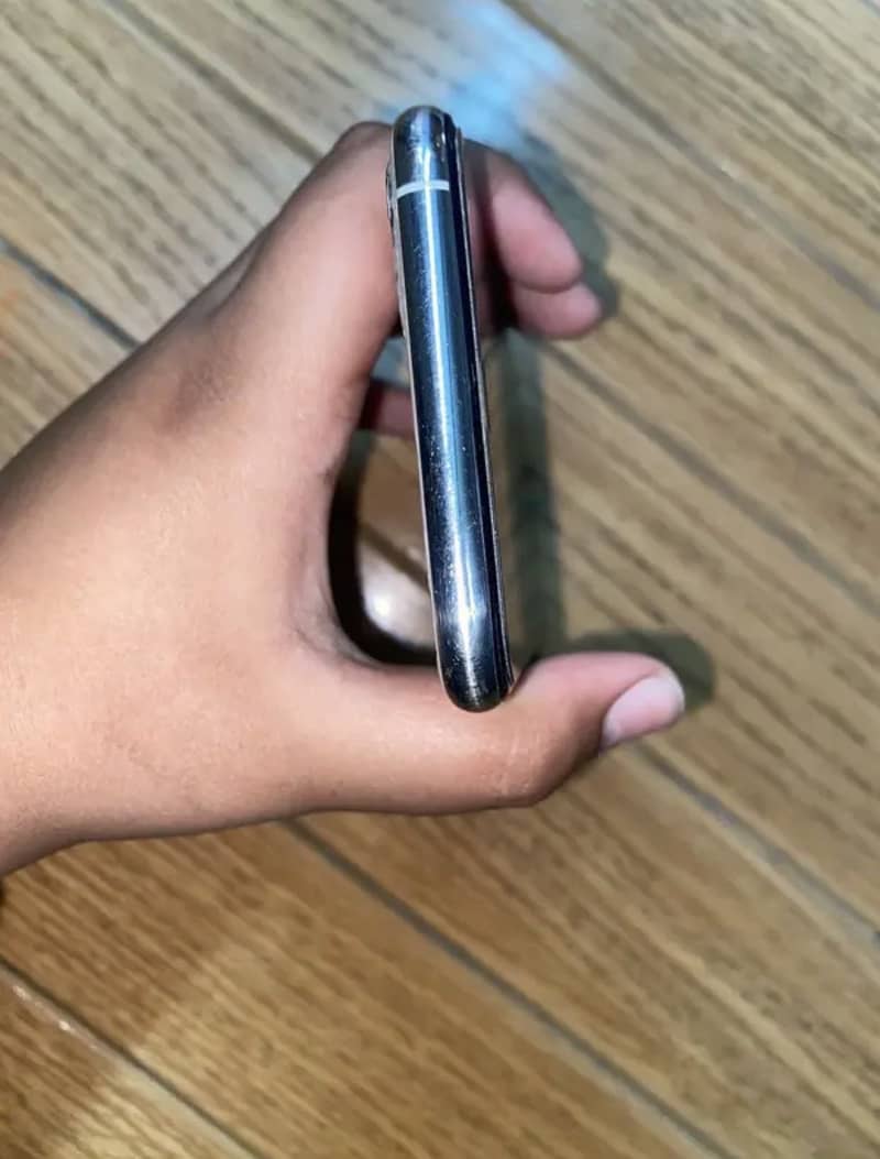 Apple iPhone 11 Pro Max 0