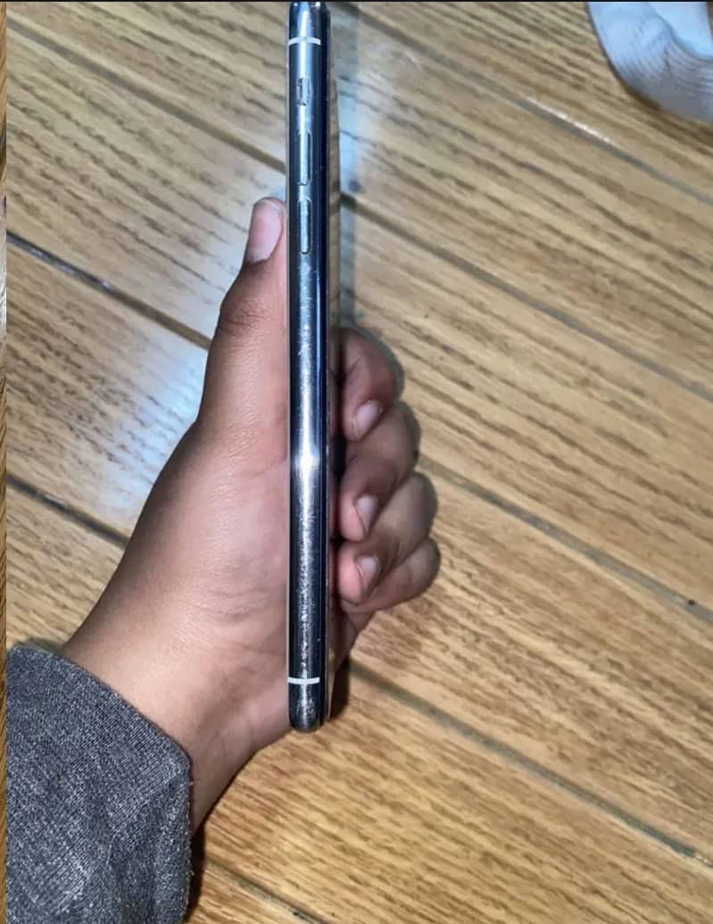 Apple iPhone 11 Pro Max 3