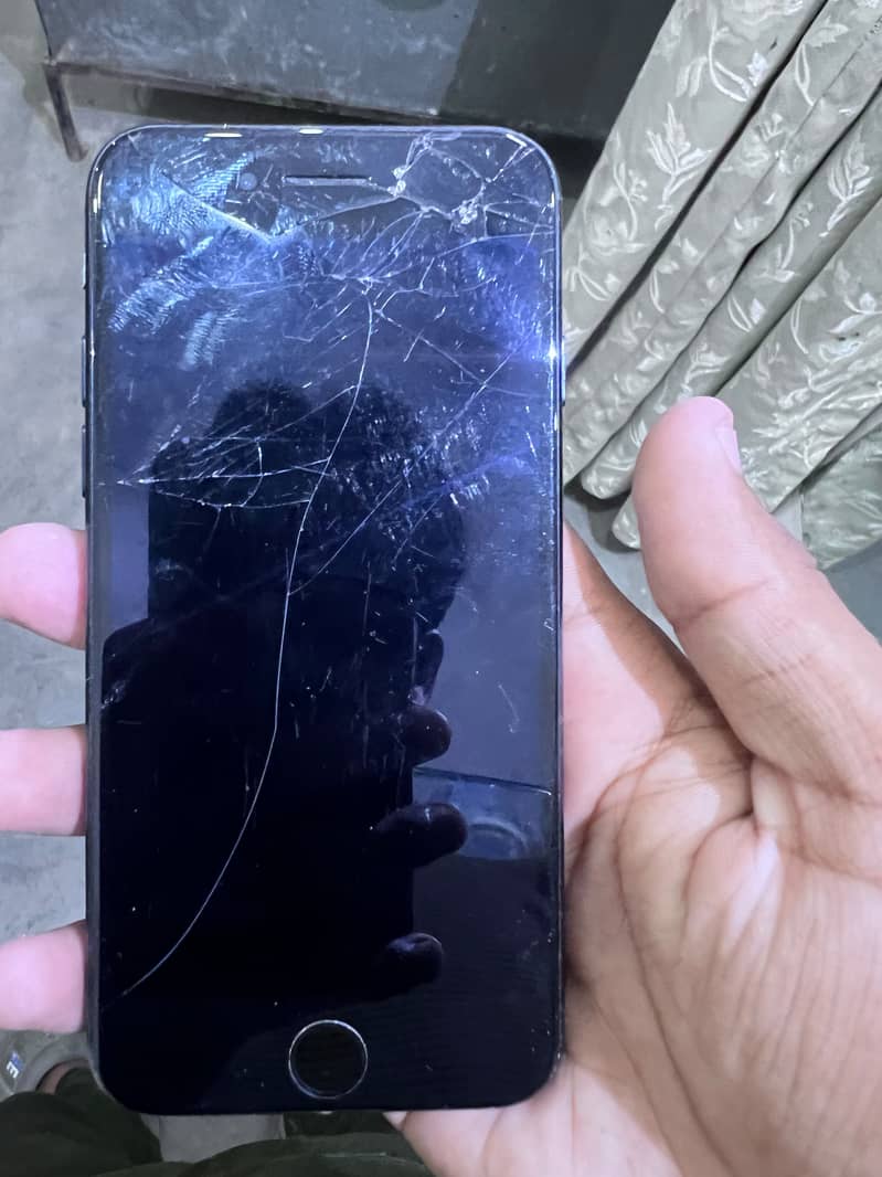 Apple iPhone 8 6