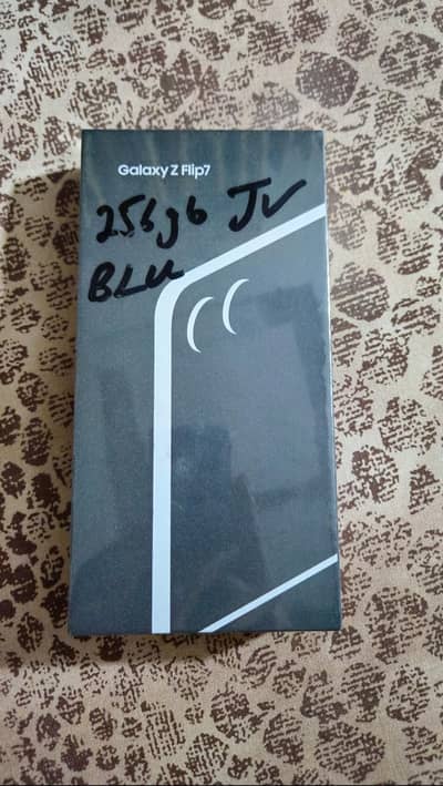 Samsung Mobile Z Flip 7