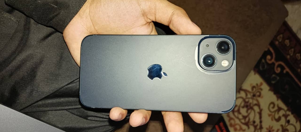 Apple iPhone 13 0