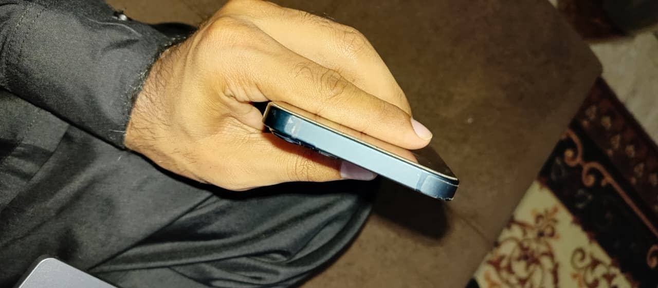 Apple iPhone 13 4