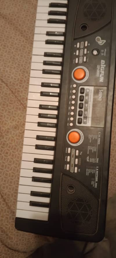 Keyboard Piano for Sale – Excellent Condition