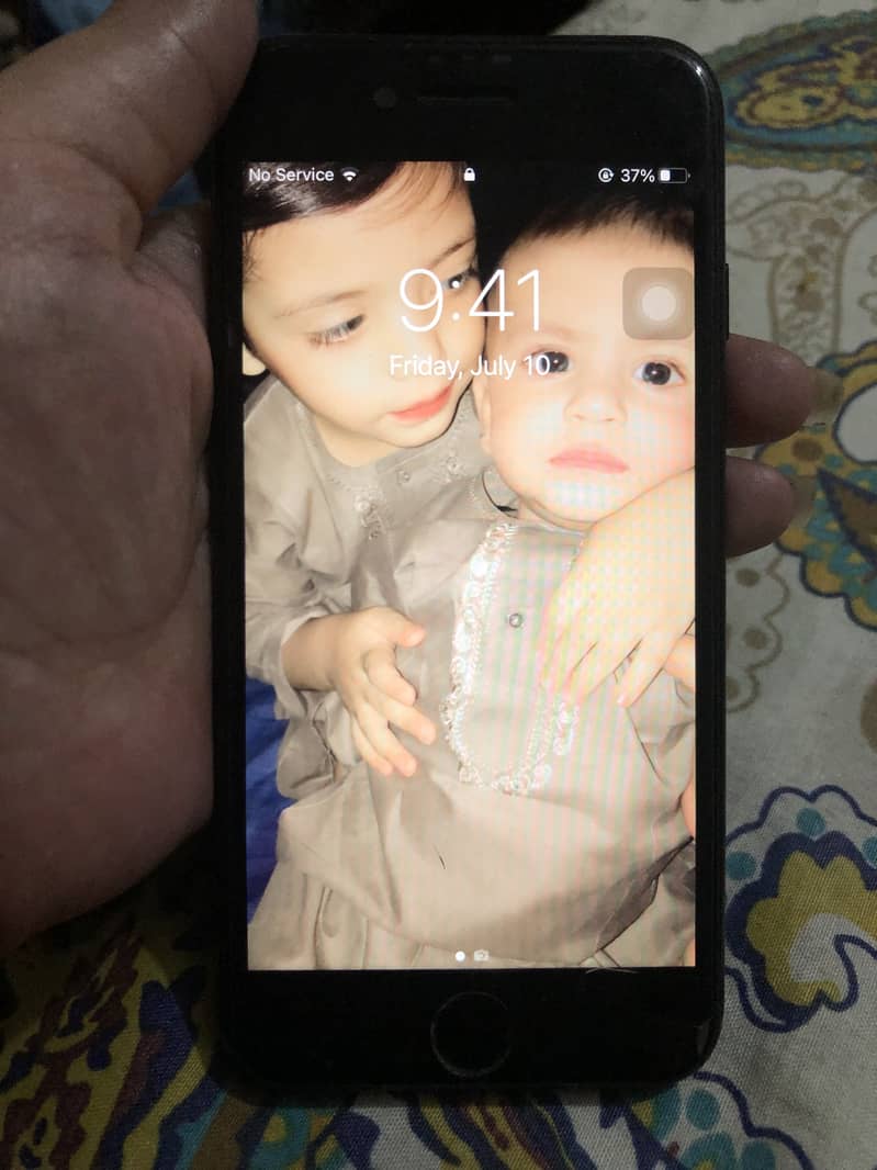 Apple iPhone 7 0