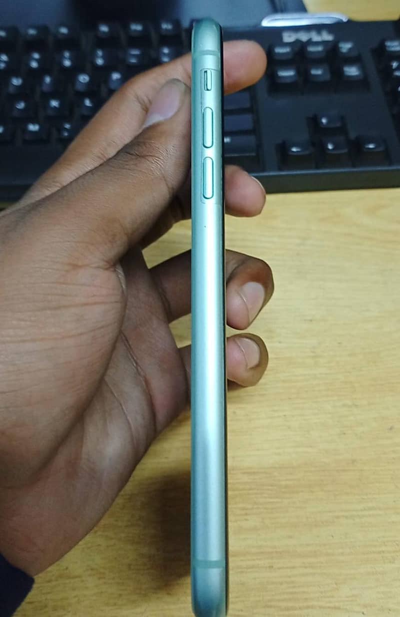 Apple iPhone 11 3