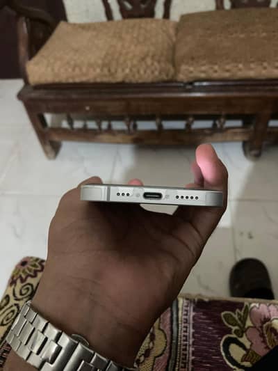 Apple iPhone 16e