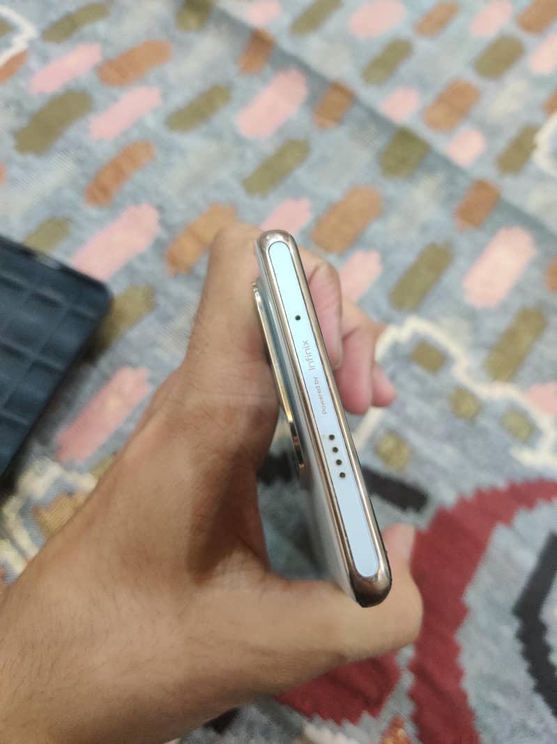 Infinix Zero 30 6