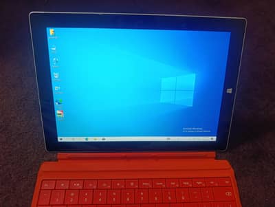 Microsoft Surface 2GB 64GB with Detachable Keyboard Backlit lights