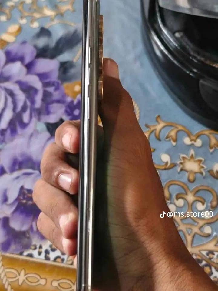Tecno CAMON 40 Pro 5