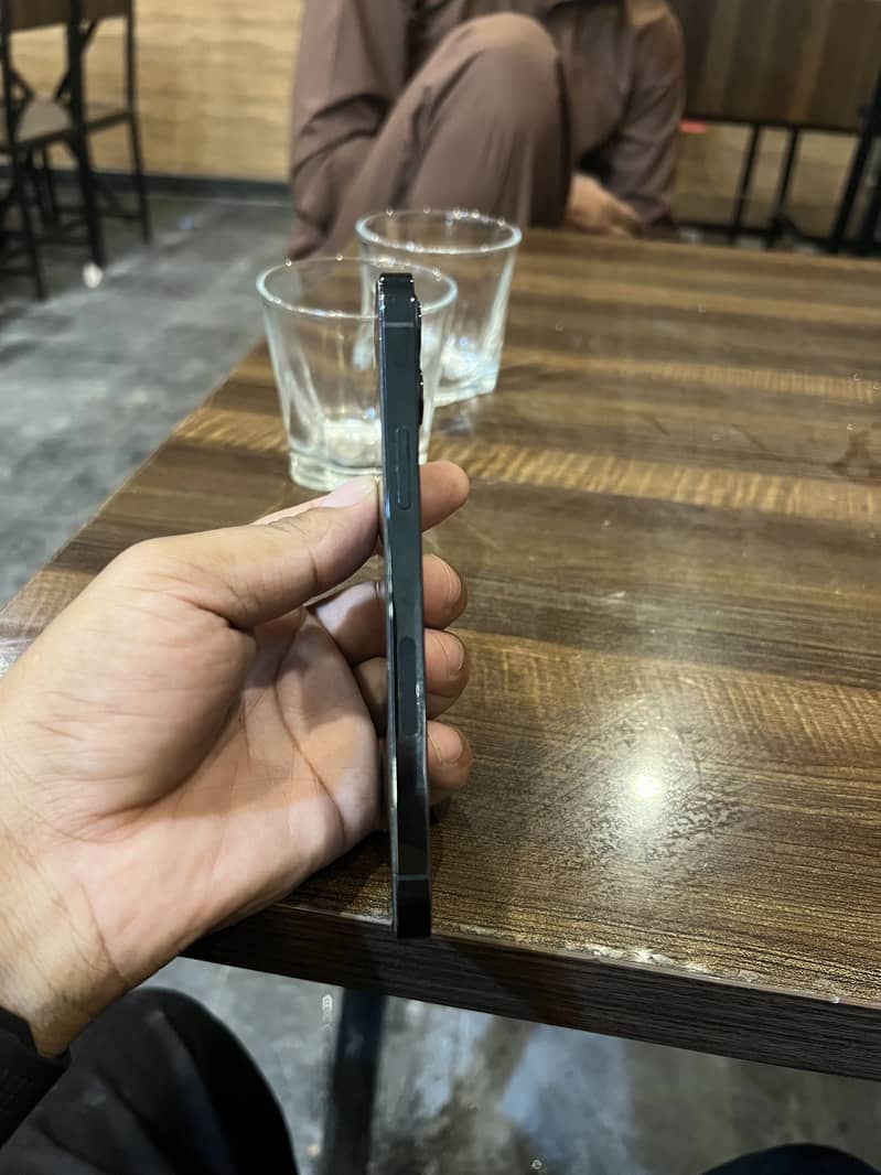 Apple iPhone 12 Pro 2