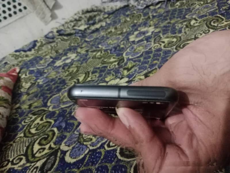Google Pixel 8 4