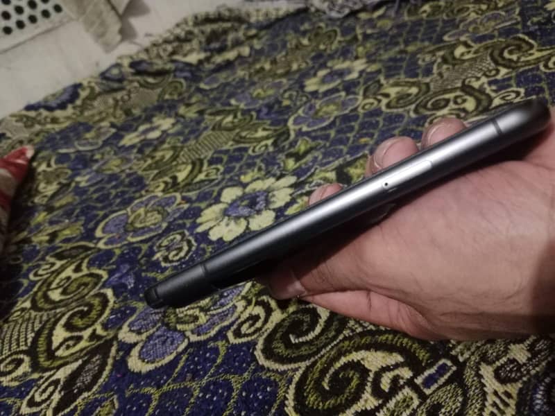 Google Pixel 8 5
