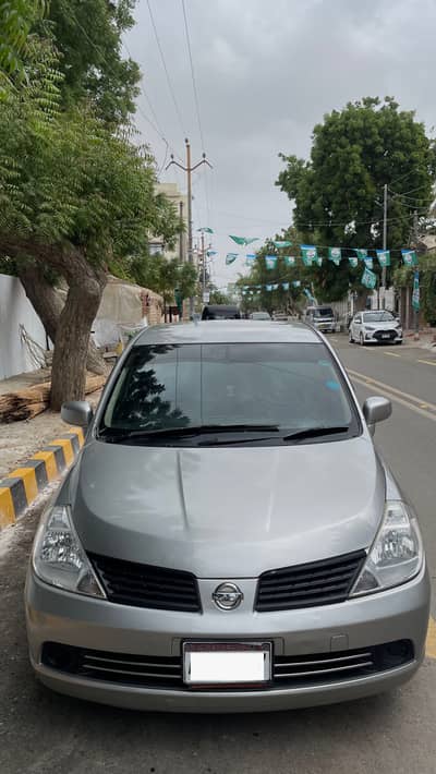 Nissan Tiida 2005