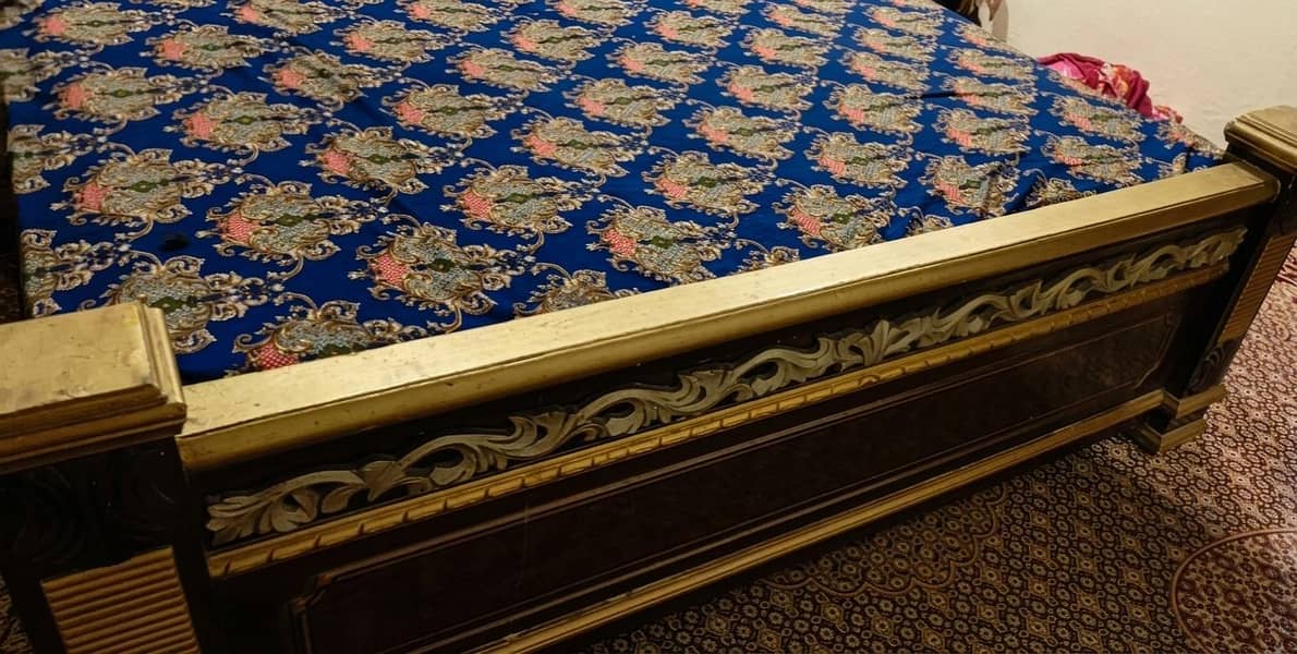 double bed. 0