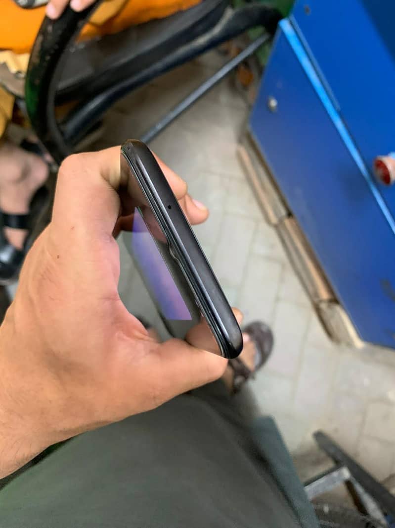One Plus 6T 4