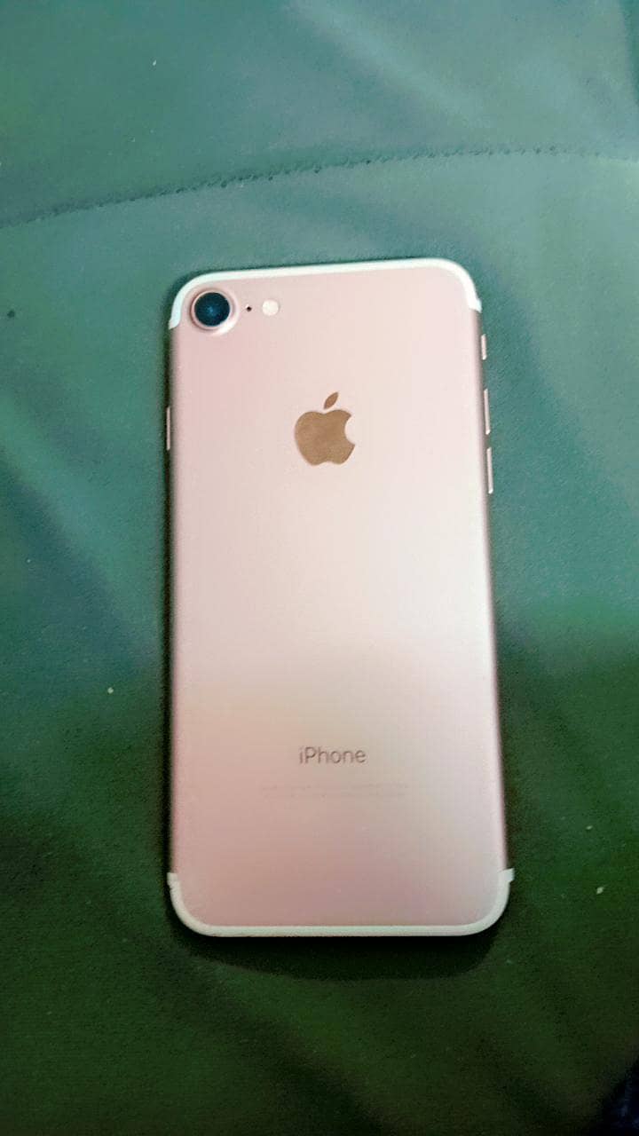 Apple iPhone 7 0