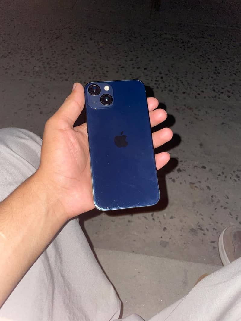 Apple iPhone 13 0