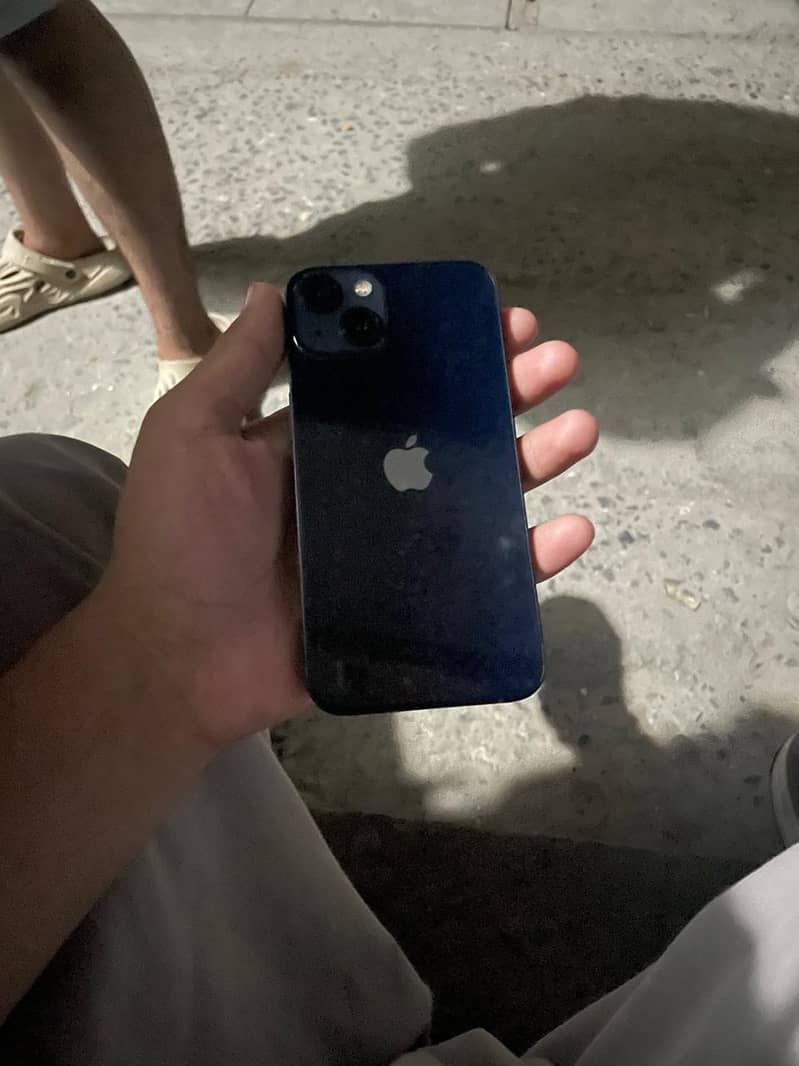 Apple iPhone 13 2