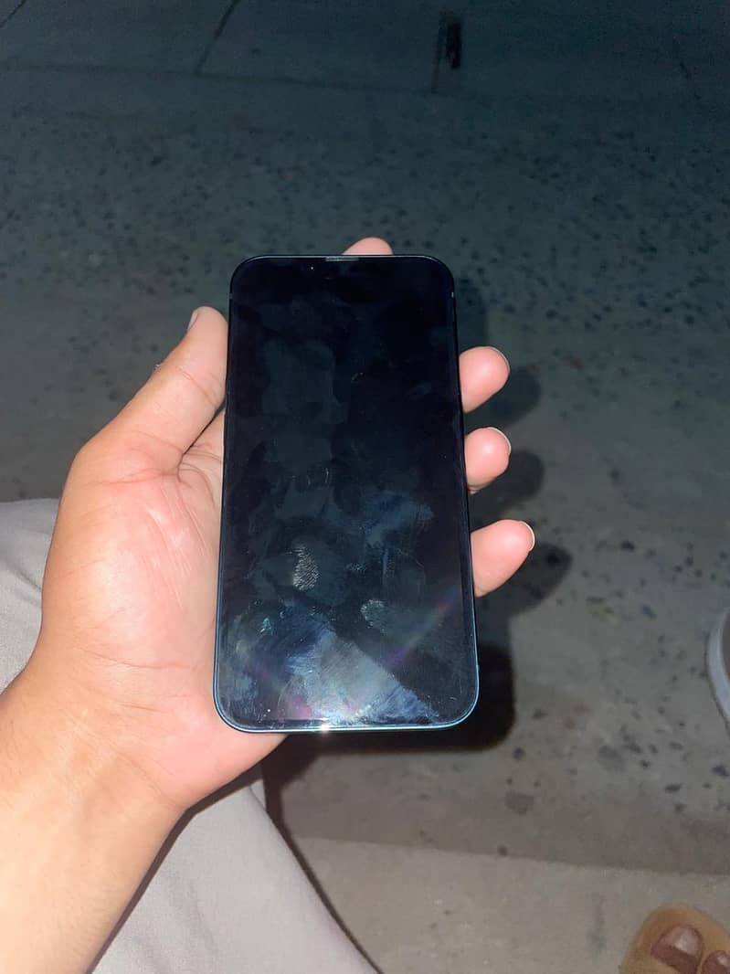 Apple iPhone 13 5