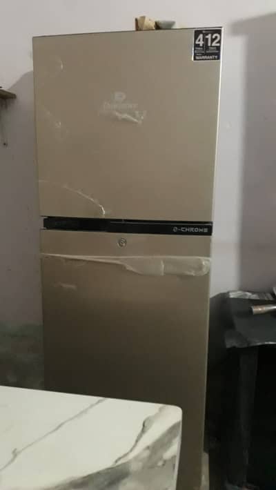 Dawlance fridge, e-chrome series,10cft, condition New,usedonly2months
