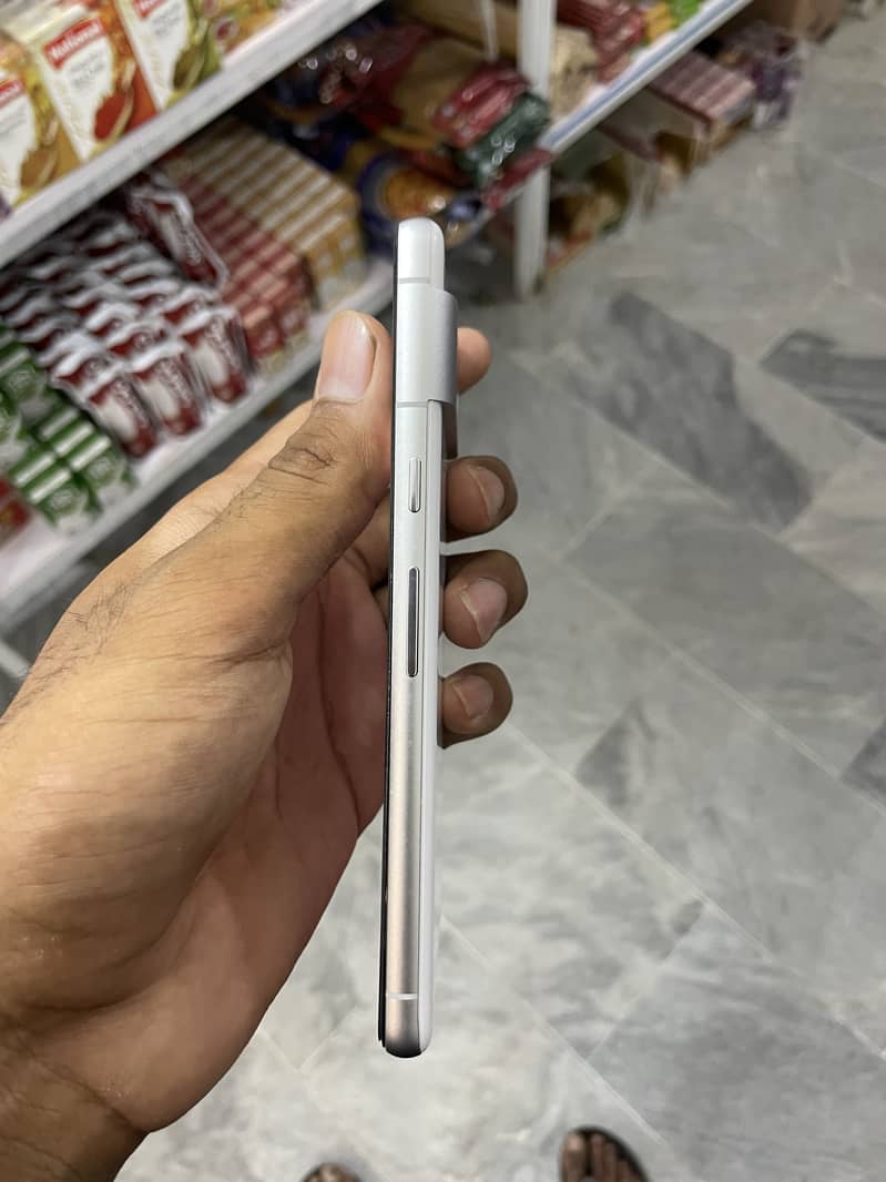 Google Pixel 7 5