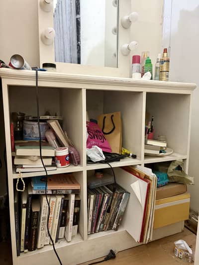 Small storage shelf