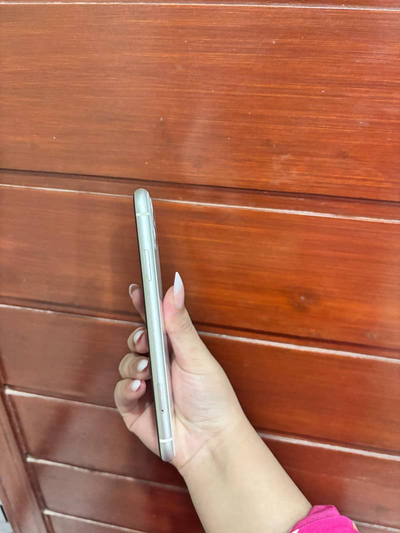 Apple iPhone 11 2