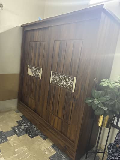King cupboard