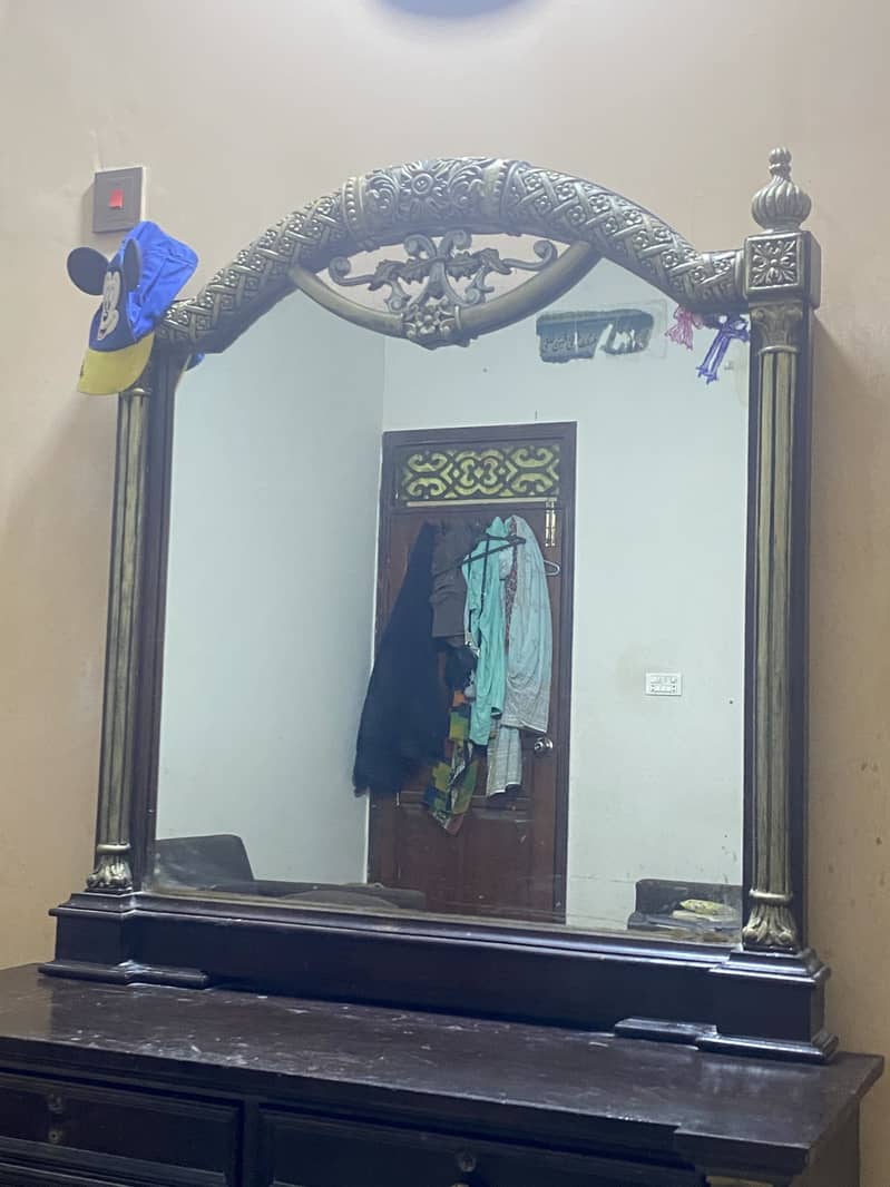 Antique dressing table 2