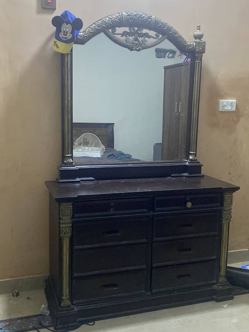 Antique dressing table 3