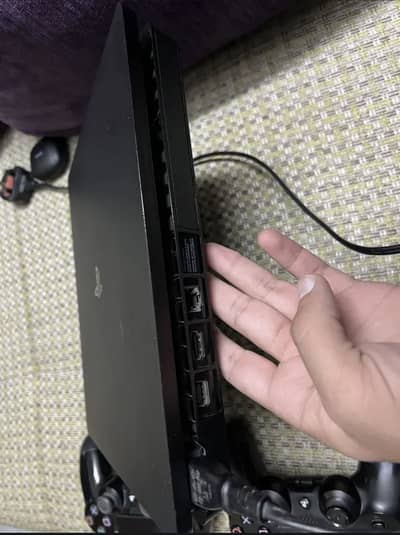ps4 slim jail break 1 TB 2 controllers